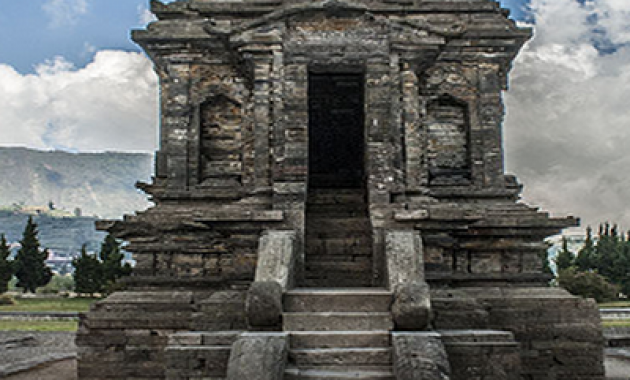 Candi Puntadewa