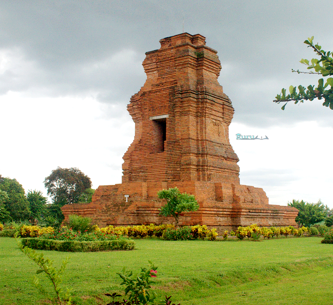 Sejarah Candi Brahu 3 Contoh-Bentuk-Candi-Barhu