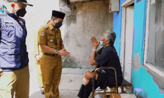 Gambar Bupati Sedang Bertugas