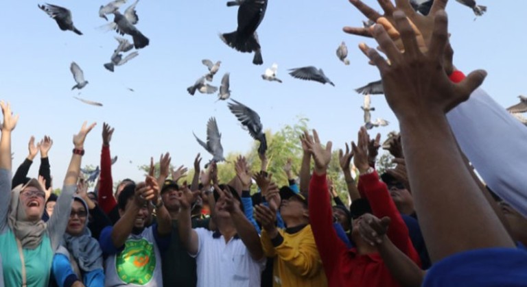 Pelepasan Burung Desa Banjarmangu Banjarnegara