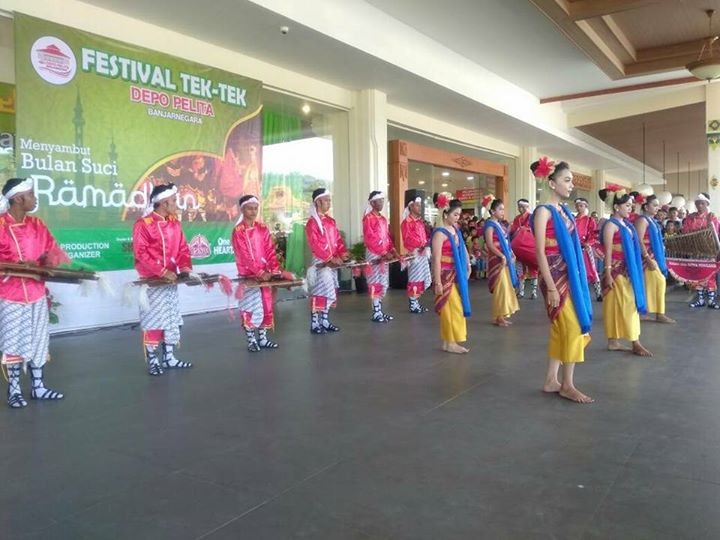 Pertunjukan Seni Di Depo Pelita Banjarnegara