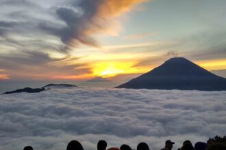 Spot-Hiking-Di-Dieng